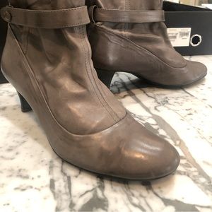 n.d.c. GORGEOUS! HANDMADE DISTRESSED GRAY LEATHER ANKLE BOOTS w/ original BOX